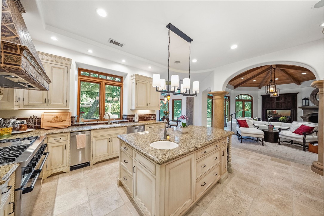 45195 Oak Manor Court