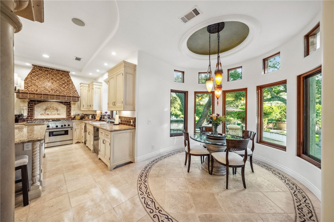 45195 Oak Manor Court