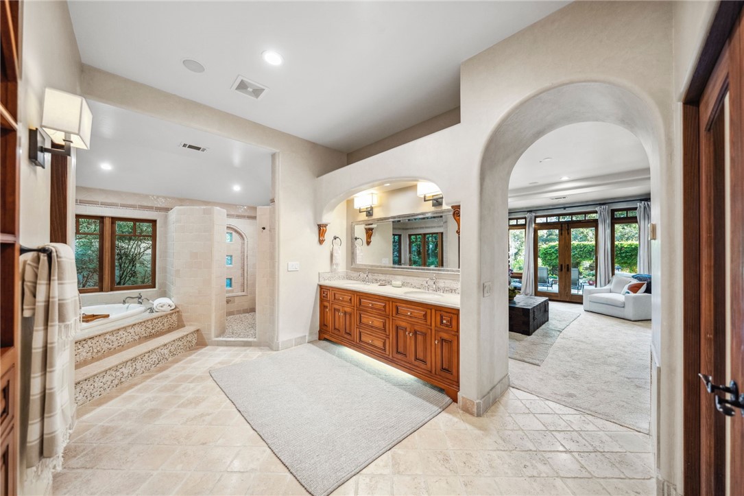 45195 Oak Manor Court