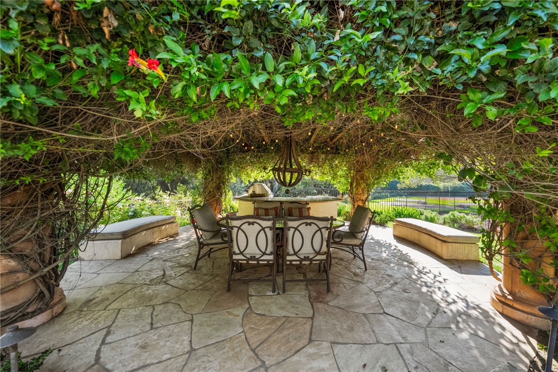 45195 Oak Manor Court