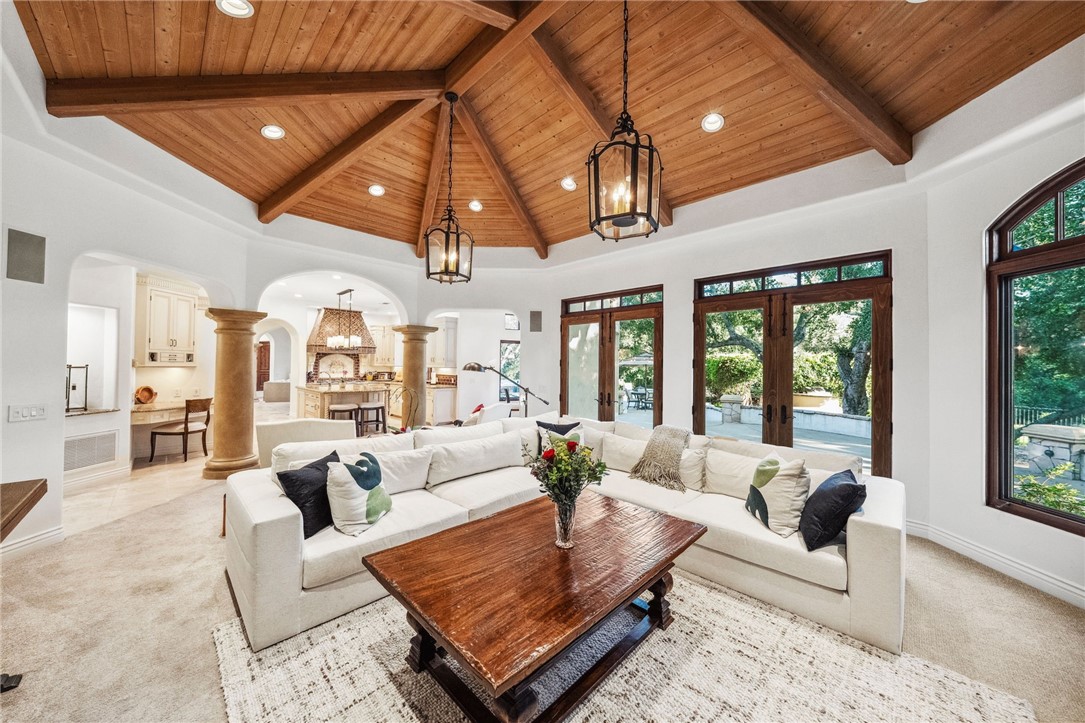 45195 Oak Manor Court