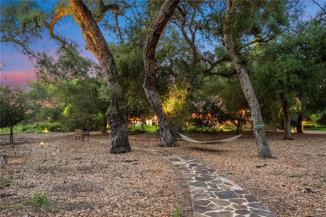 45195 Oak Manor Court