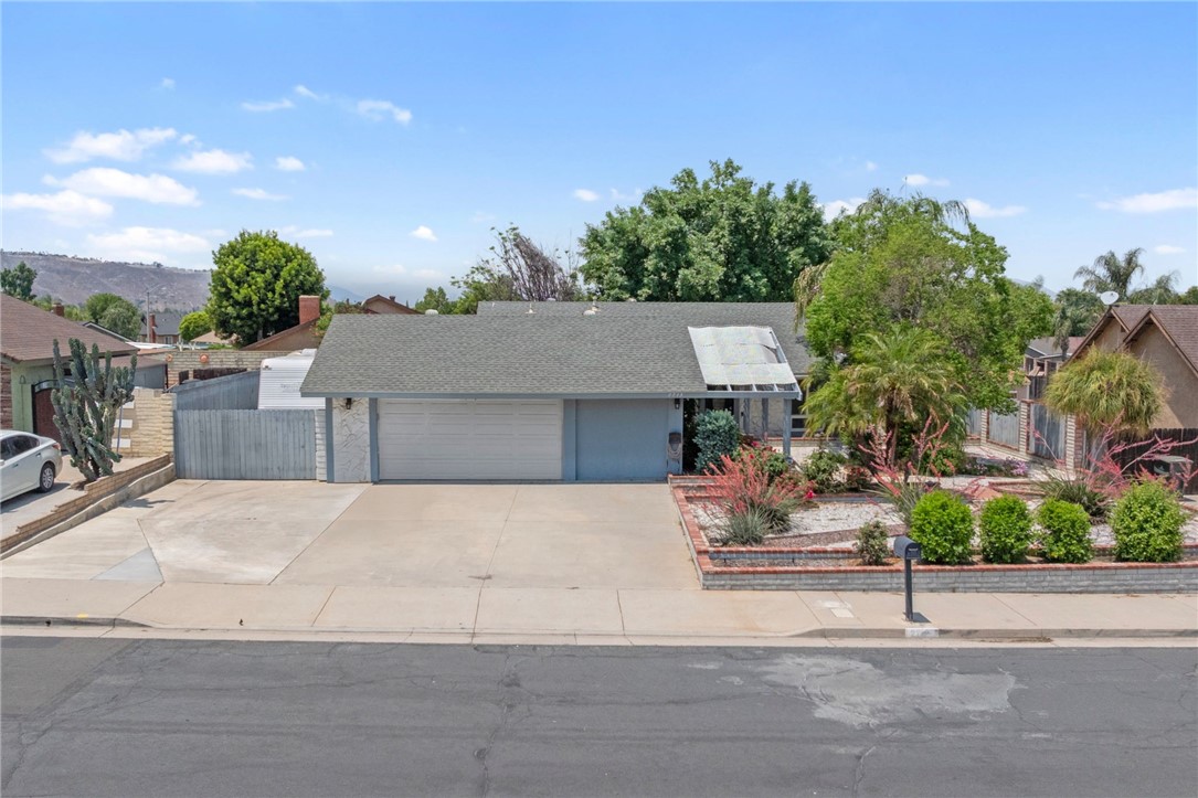2712 Boundary Lane