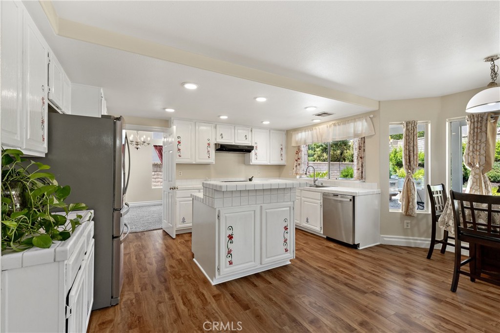 24604 Lincoln Avenue