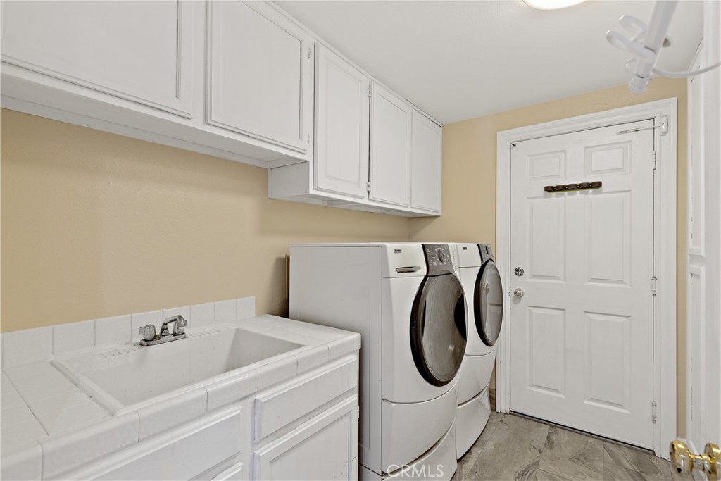 24604 Lincoln Avenue