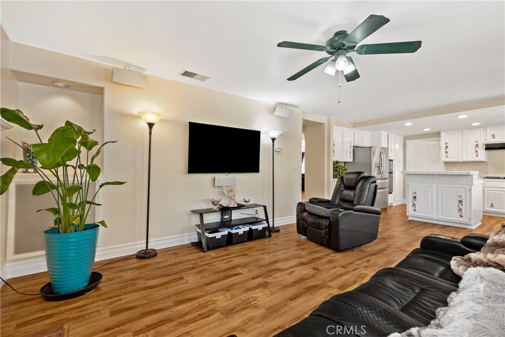 24604 Lincoln Avenue