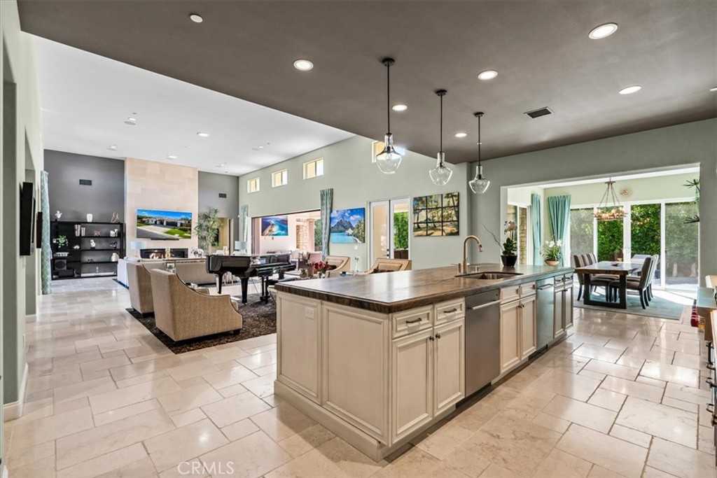 17 Emerald Court