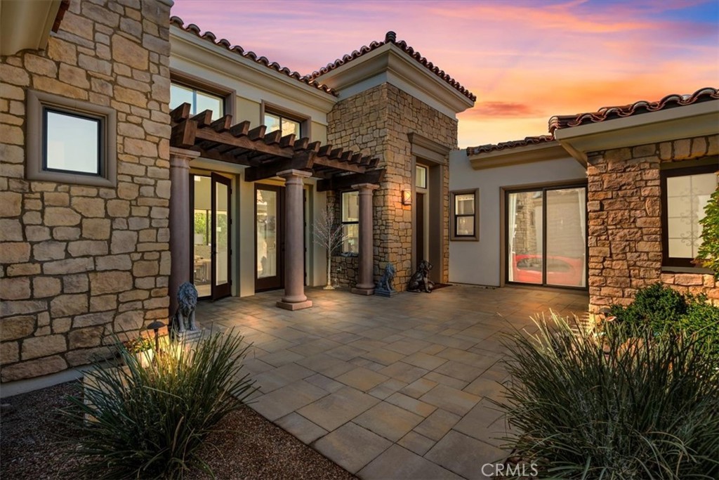 17 Emerald Court