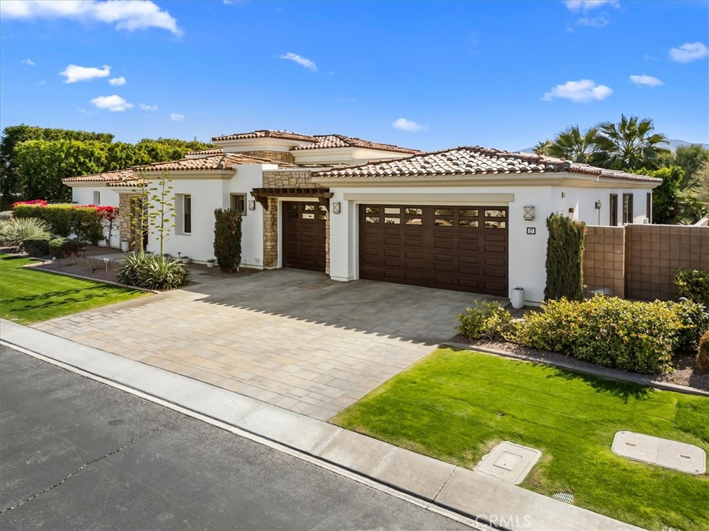 17 Emerald Court