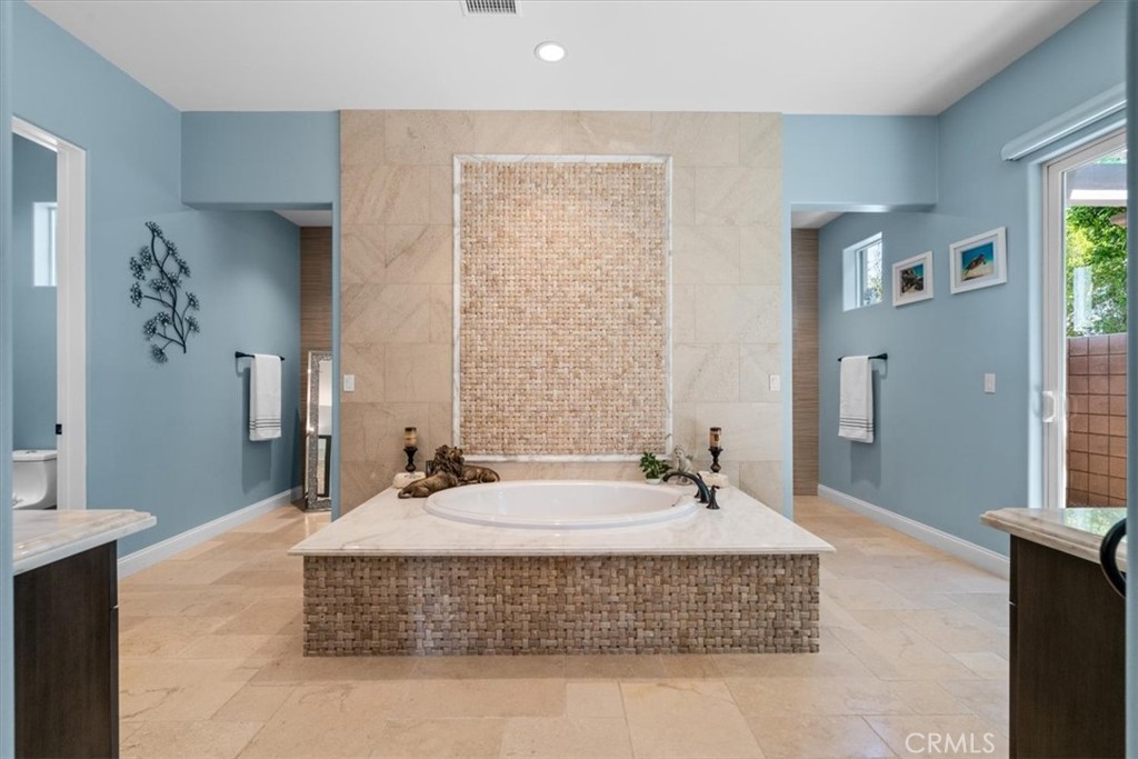 17 Emerald Court