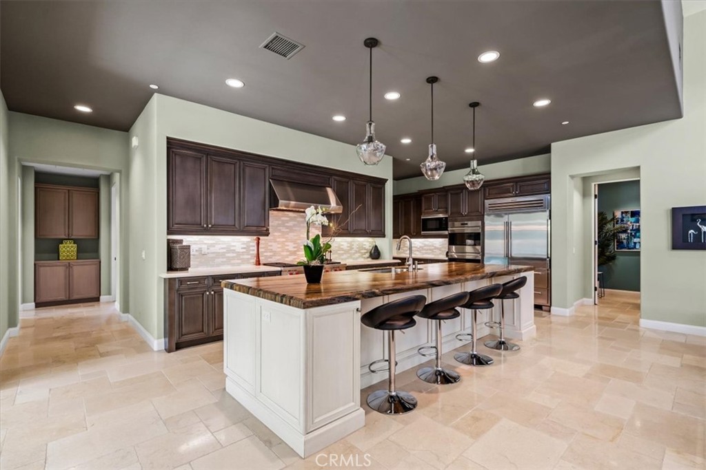 17 Emerald Court