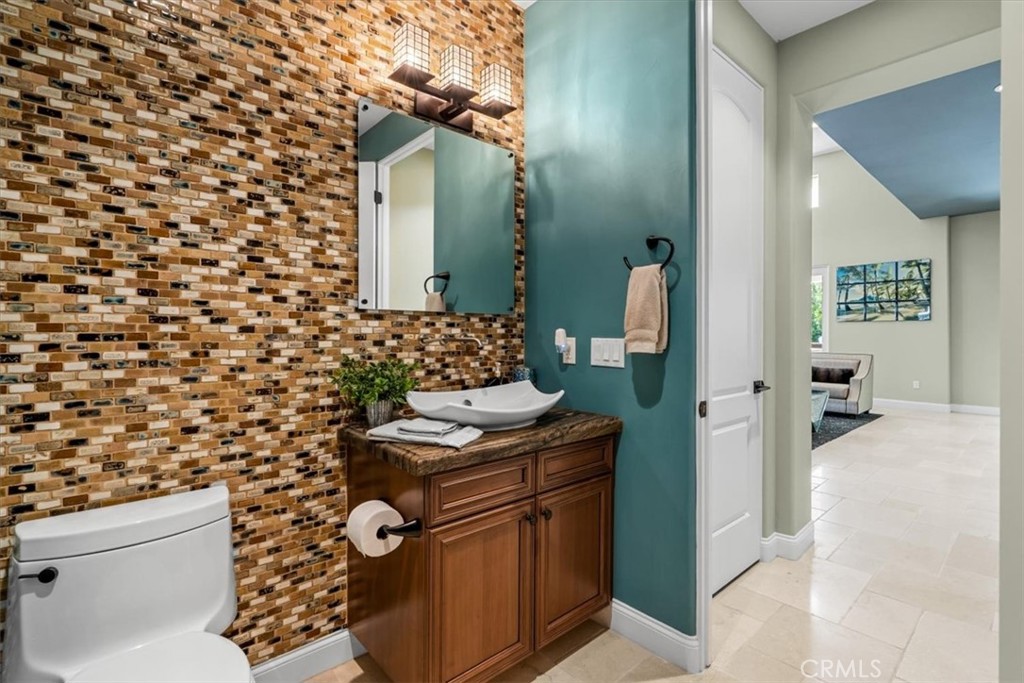 17 Emerald Court