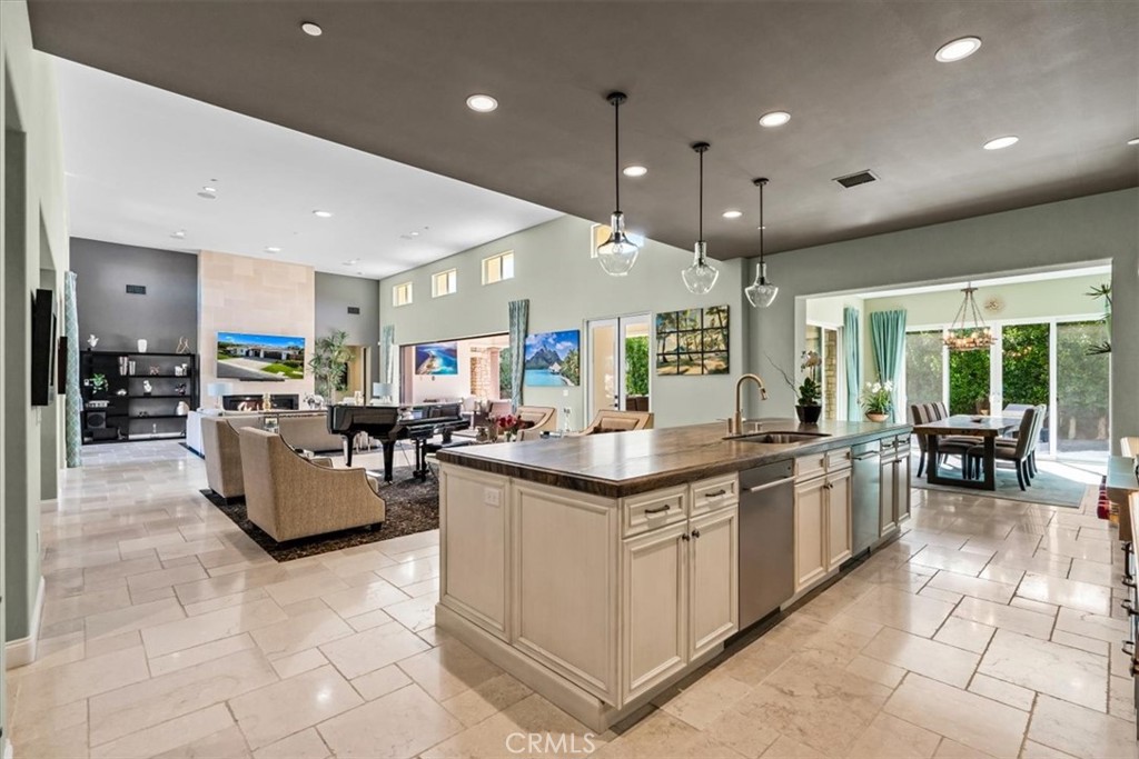 17 Emerald Court