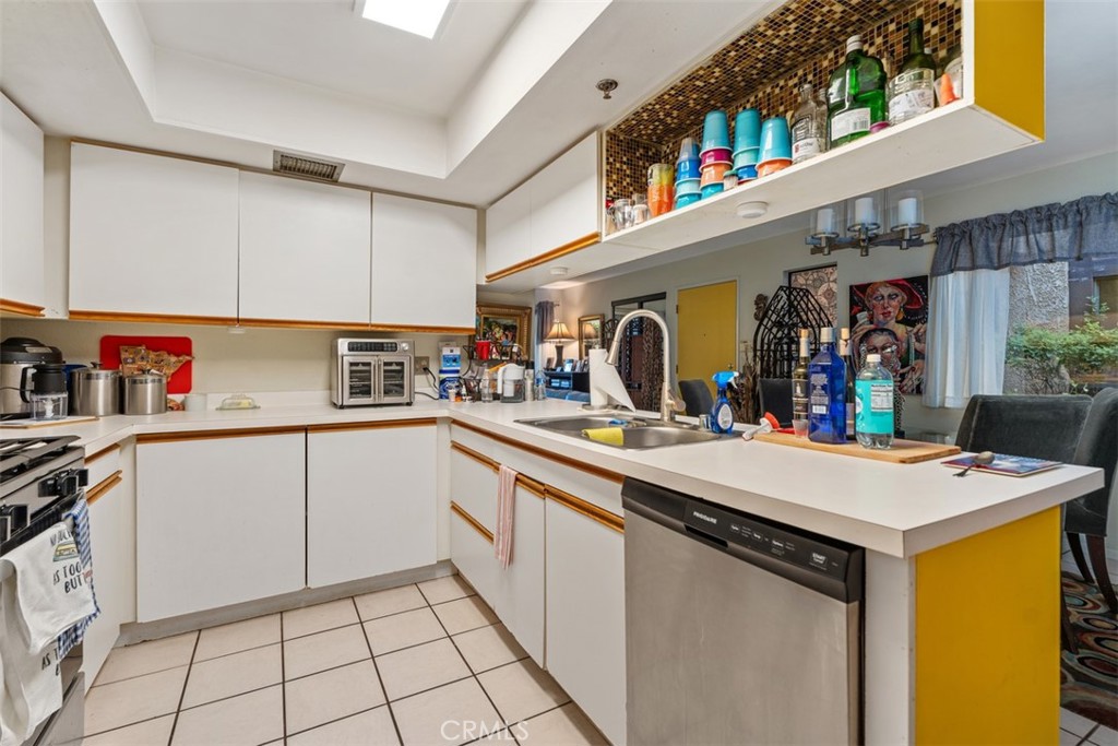 200 E Racquet Club Rd 69