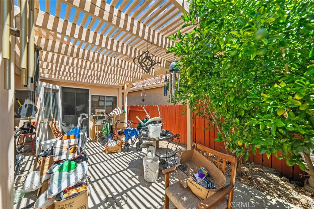 3021 La Paz Avenue