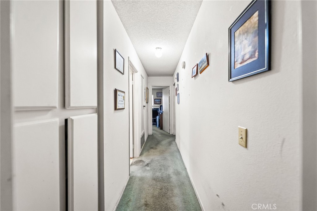 3021 La Paz Avenue