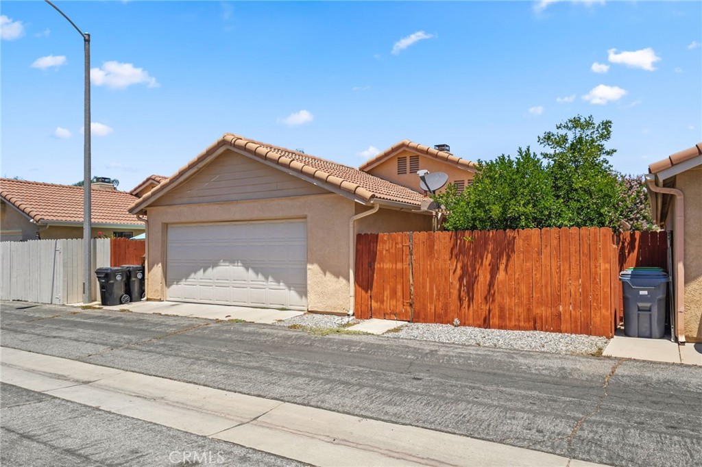 3021 La Paz Avenue