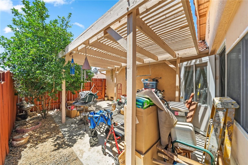 3021 La Paz Avenue