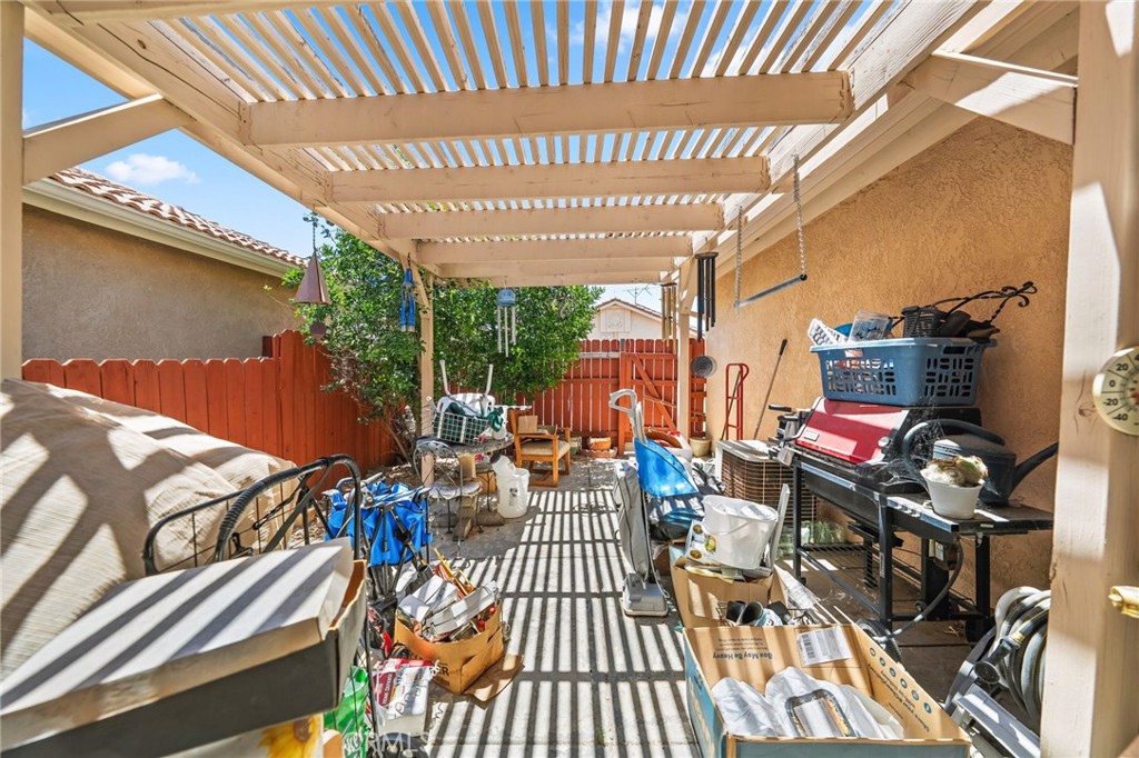 3021 La Paz Avenue