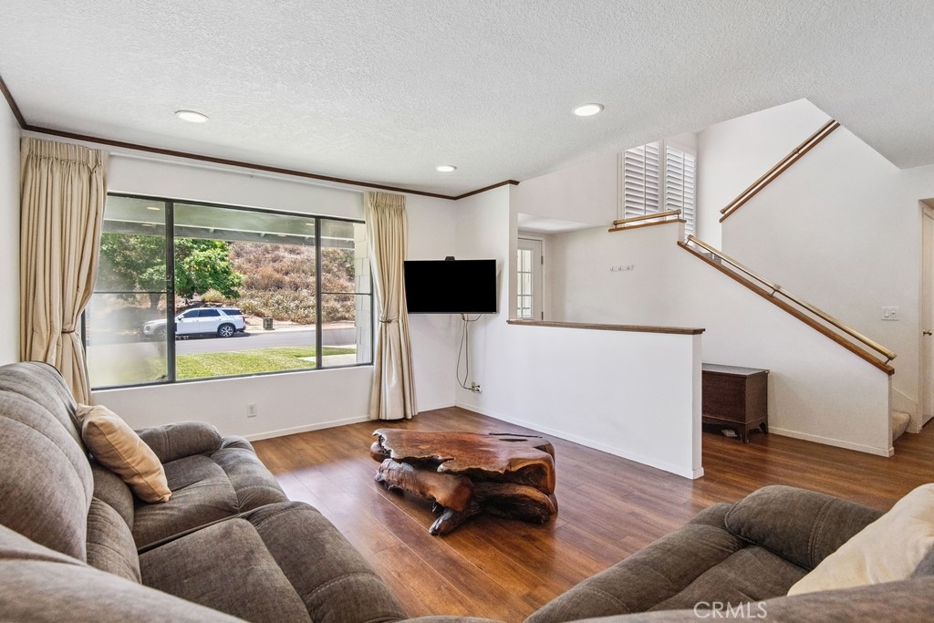 42724 Santa Suzanne Place