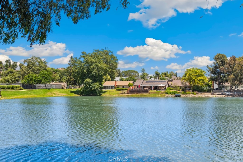 42724 Santa Suzanne Place