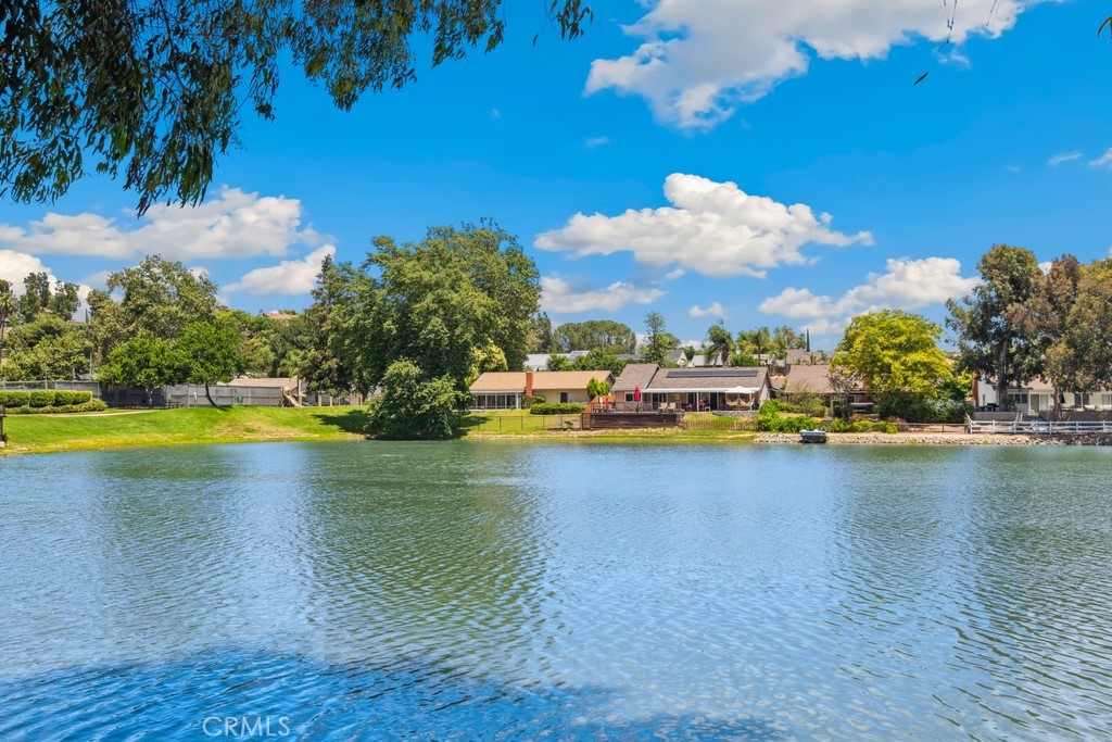 42724 Santa Suzanne Place