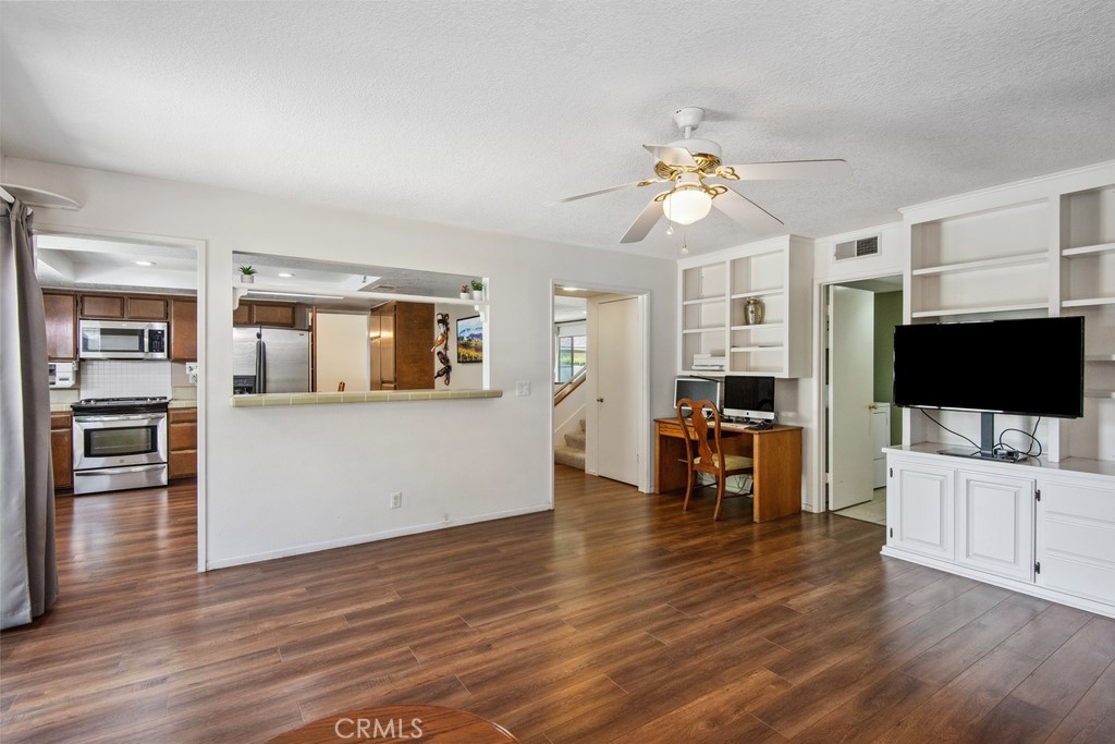 42724 Santa Suzanne Place