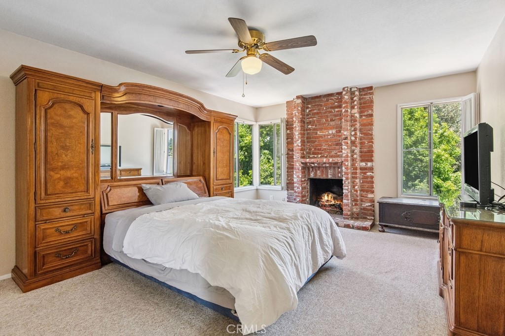 42724 Santa Suzanne Place