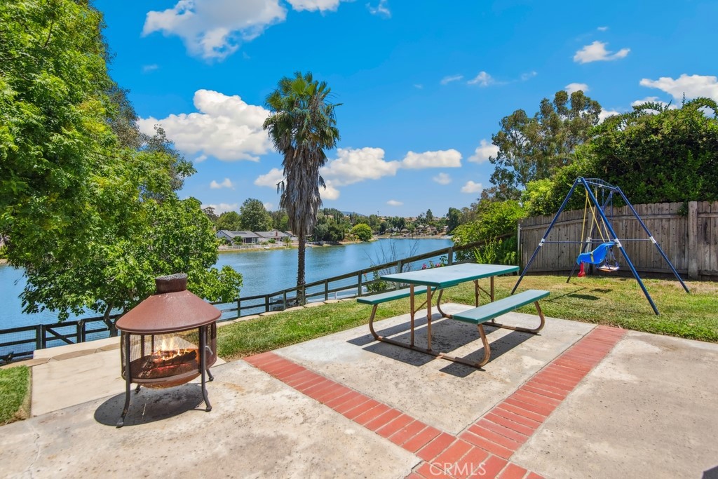 42724 Santa Suzanne Place