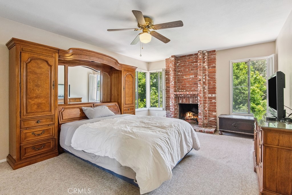 42724 Santa Suzanne Place