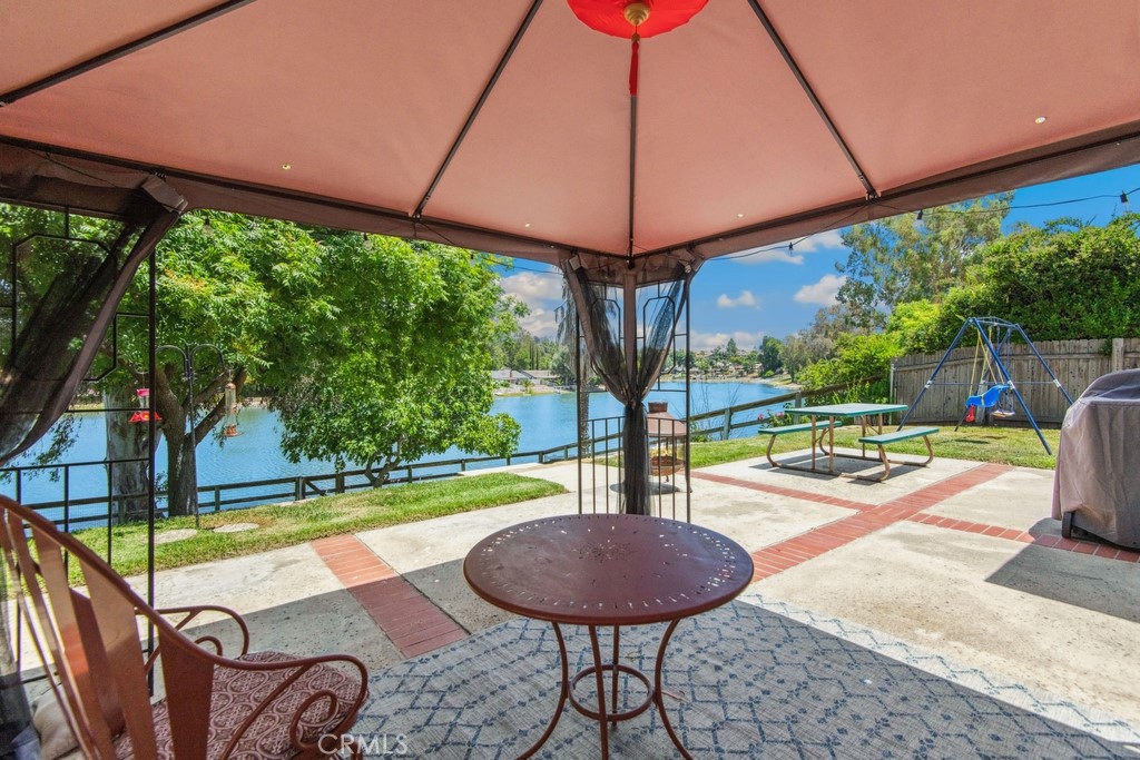 42724 Santa Suzanne Place