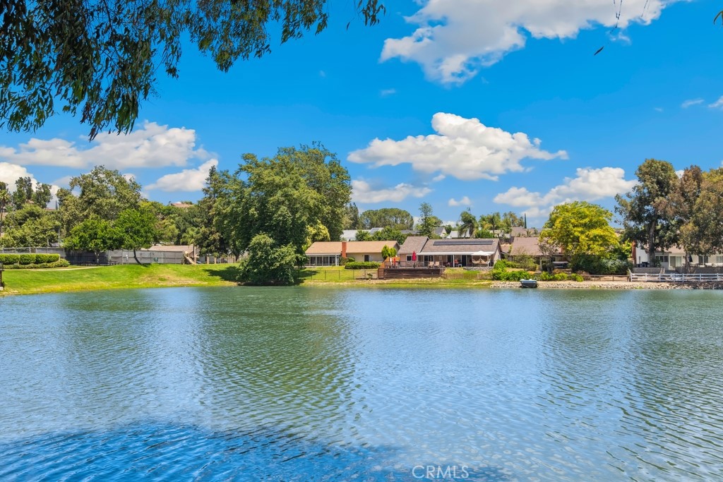 42724 Santa Suzanne Place