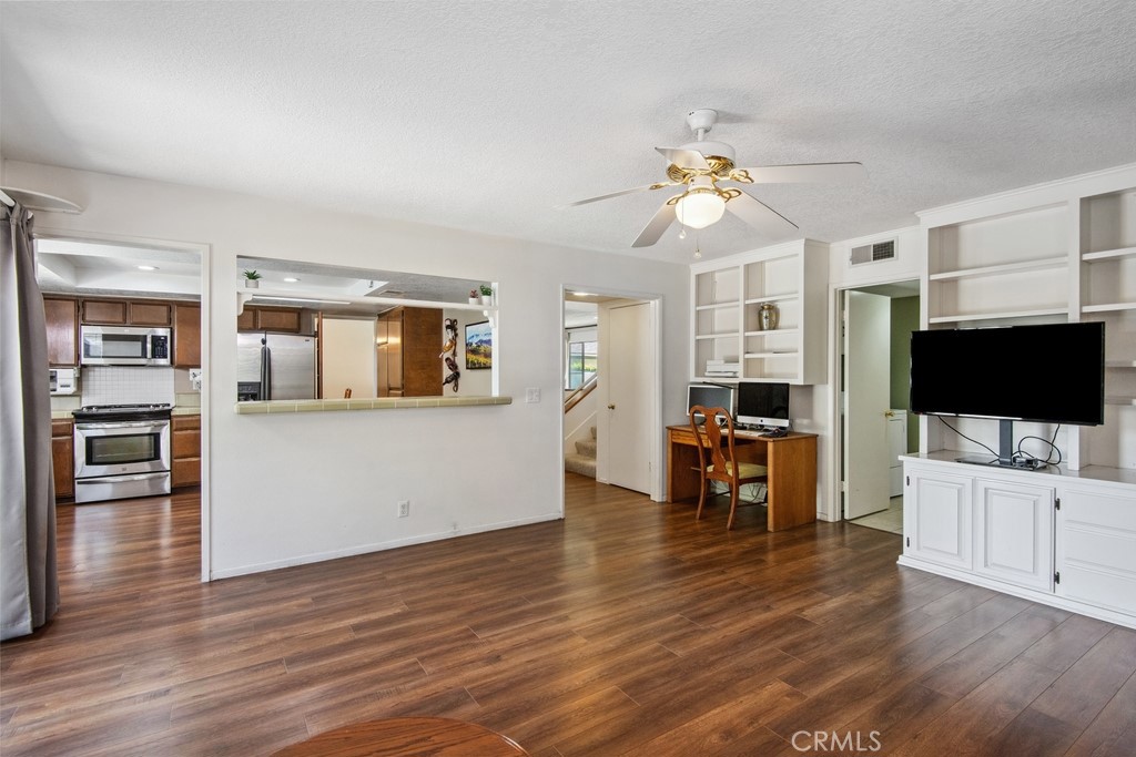 42724 Santa Suzanne Place