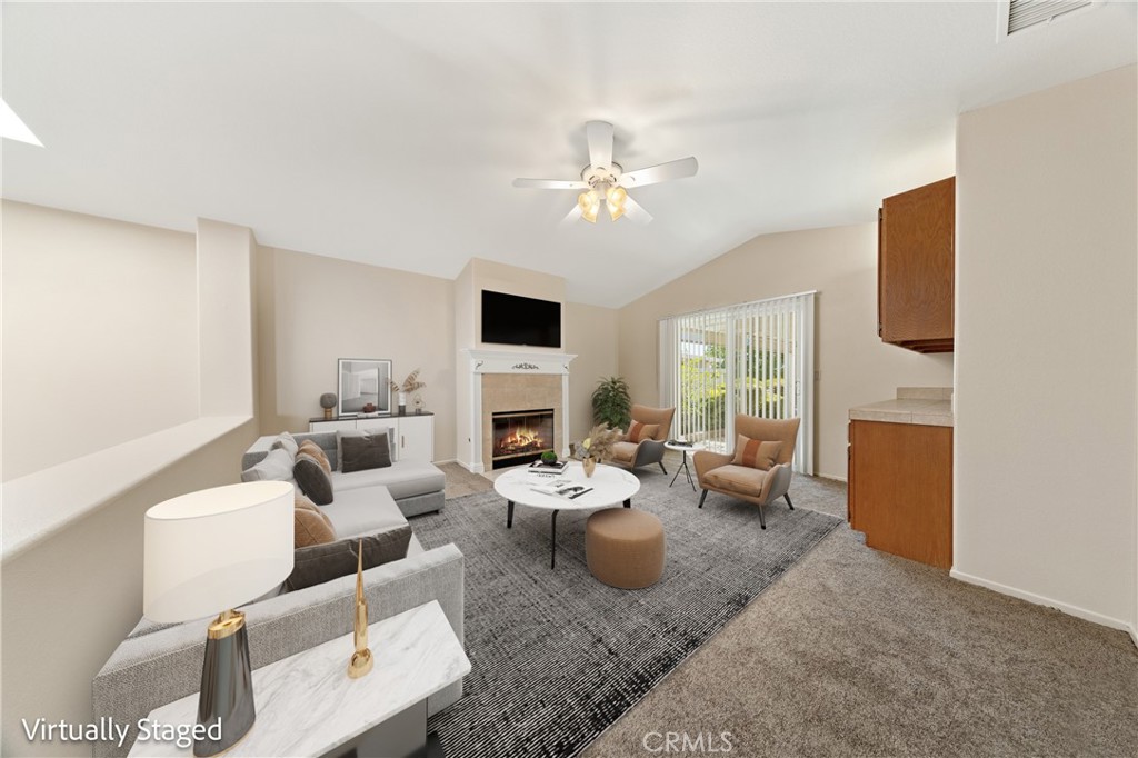 40451 Via Amapola
