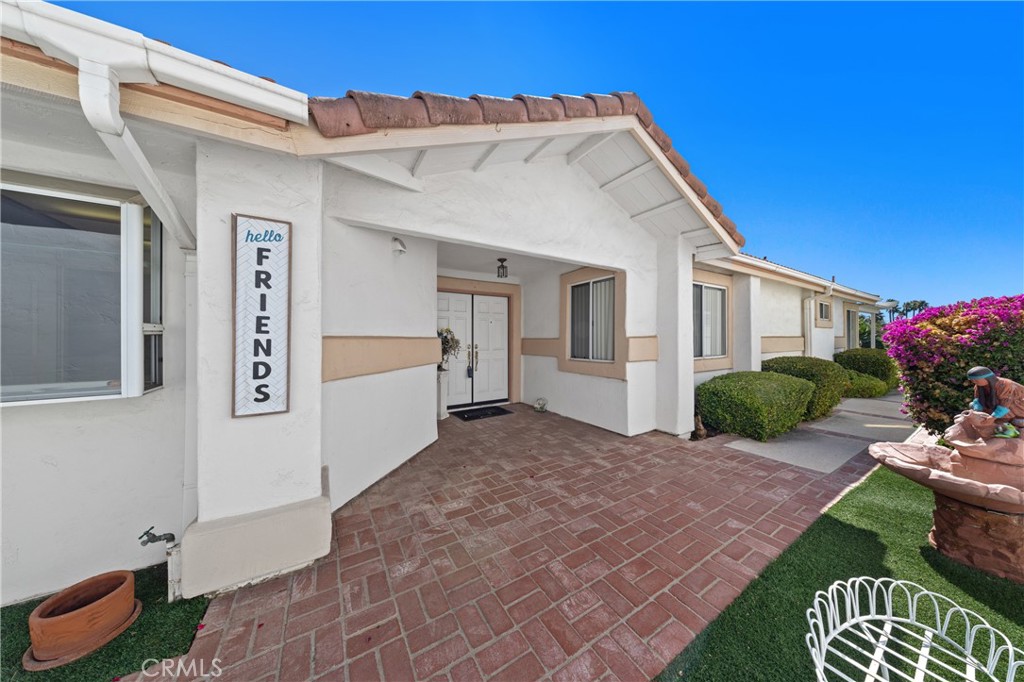 40451 Via Amapola