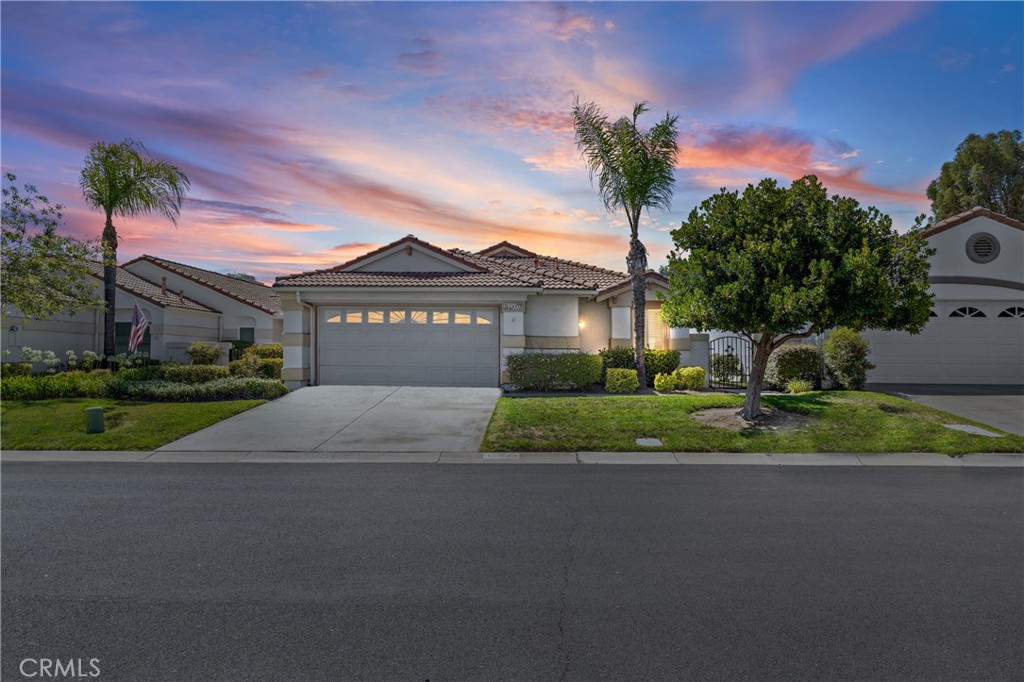 40451 Via Amapola