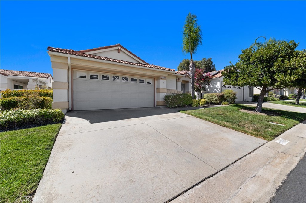 40451 Via Amapola