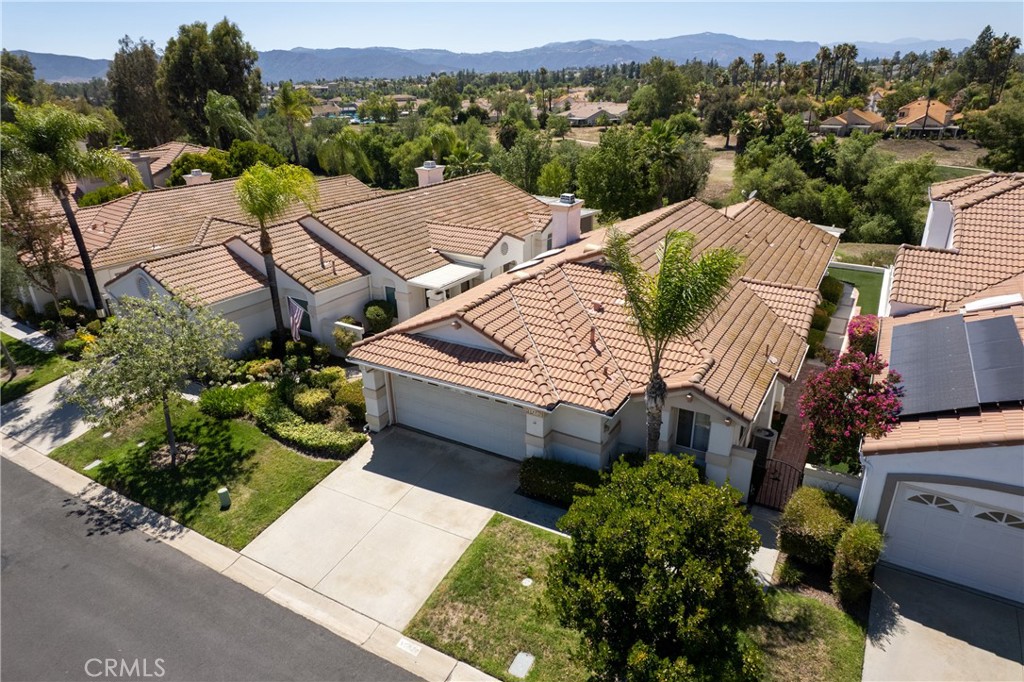 40451 Via Amapola