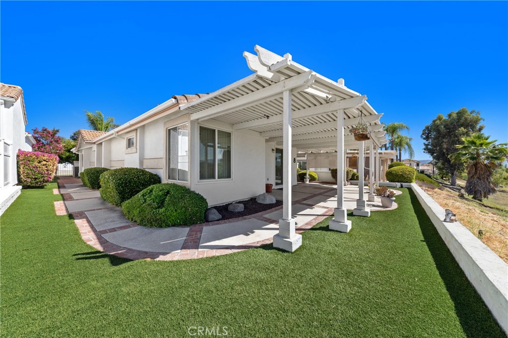 40451 Via Amapola