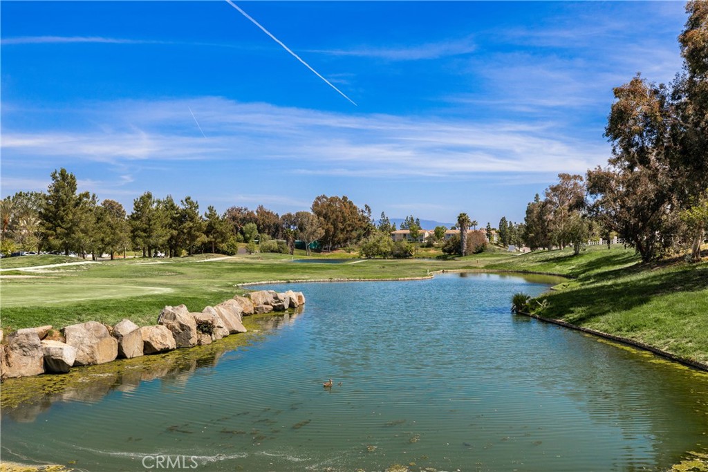 40451 Via Amapola