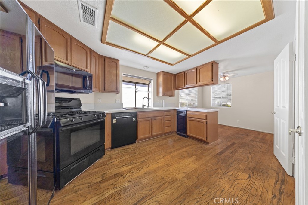 40451 Via Amapola