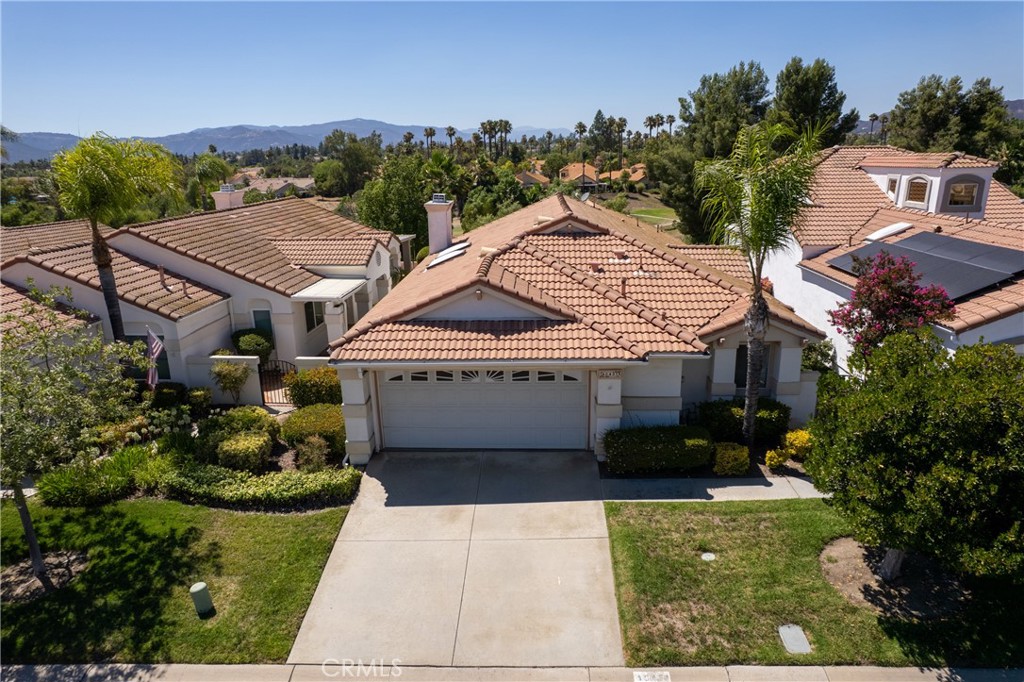 40451 Via Amapola