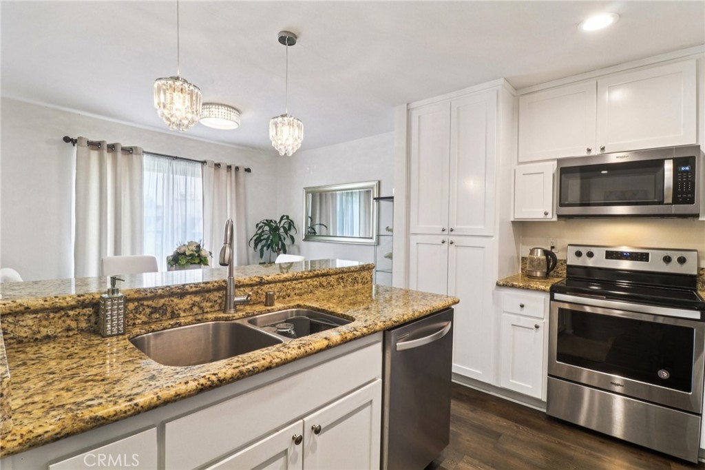 450 W Vermont Avenue 1104