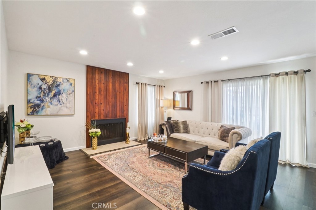 450 W Vermont Avenue 1104