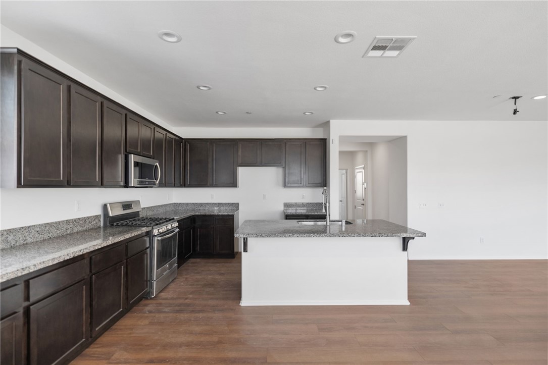 1546 Onyx Lane