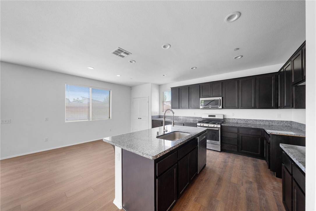 1546 Onyx Lane