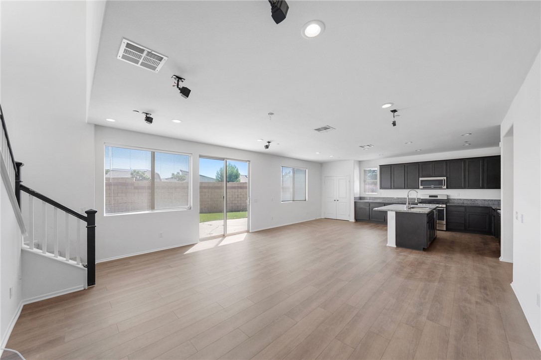 1546 Onyx Lane