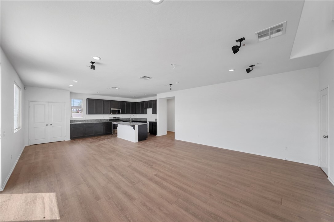 1546 Onyx Lane