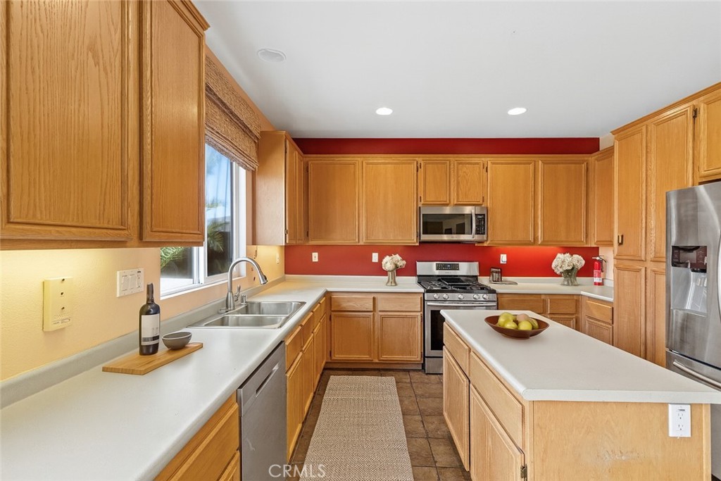 31934 Hollyhock Street