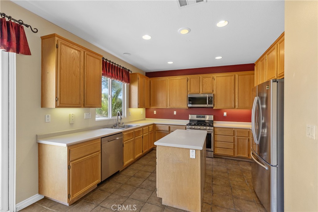 31934 Hollyhock Street